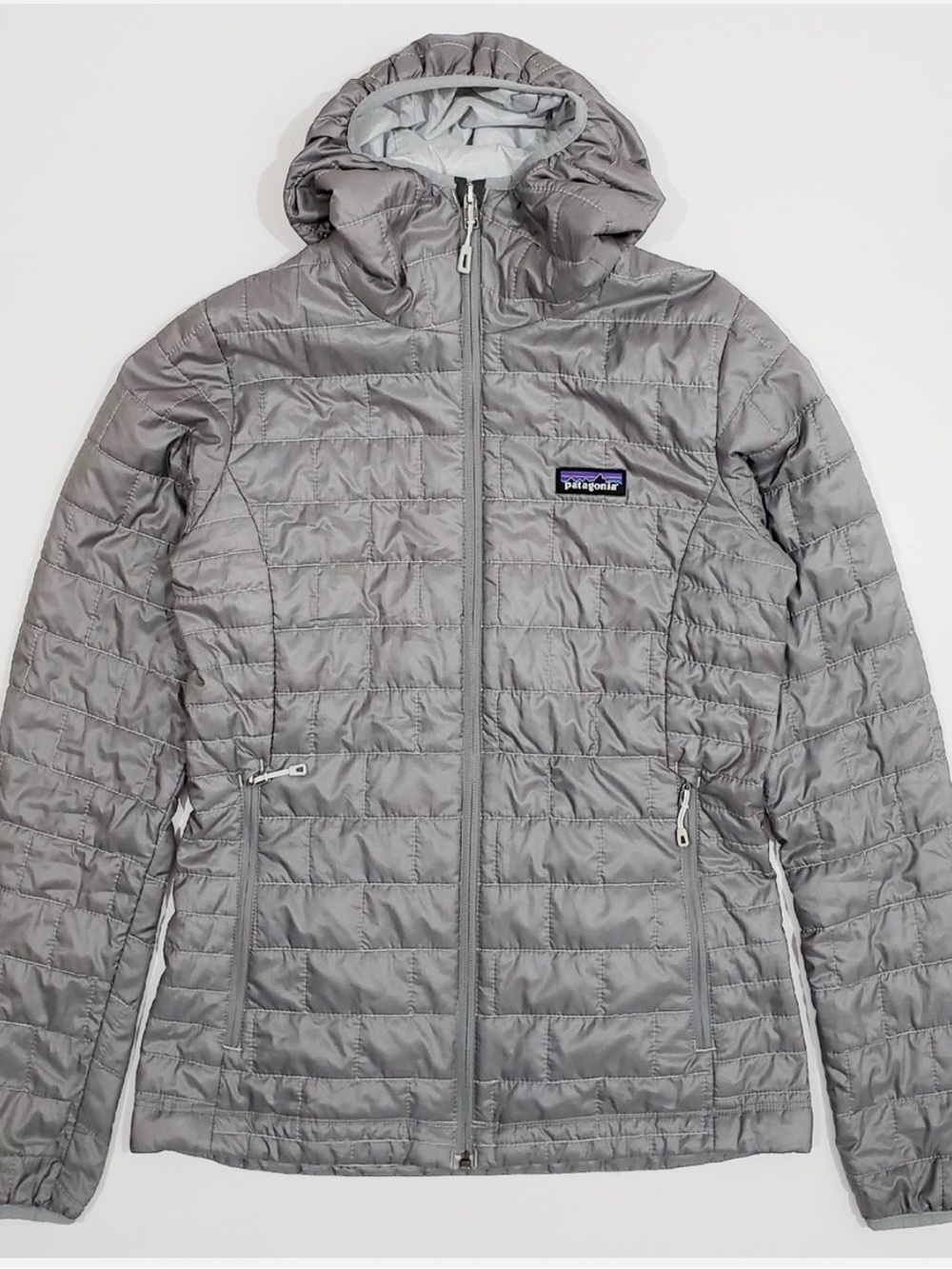 Patagonia Women's Light Gray Quilted Hooded Puffer Jacket